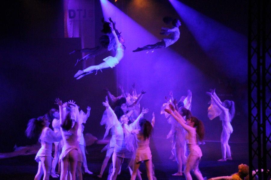 101 nebula nach vorne fliegen